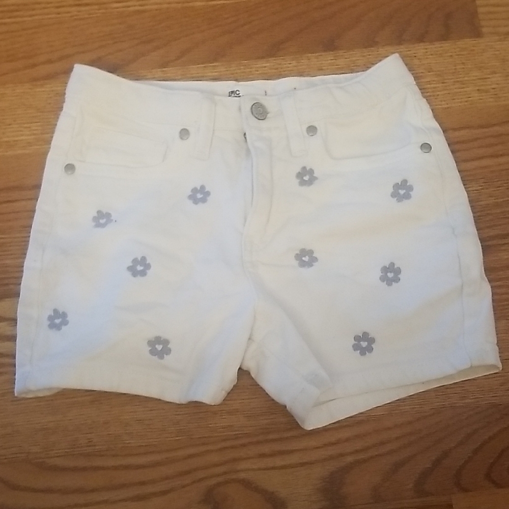 Epic Threads White Floral Jean Shorts Size 8